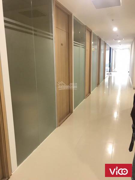 Cần bán 1 sàn 1200m2 văn phòng Udic Complex Cầu Giấy, siêu siêu đẹp đang cho thuê 5 tỷ/năm