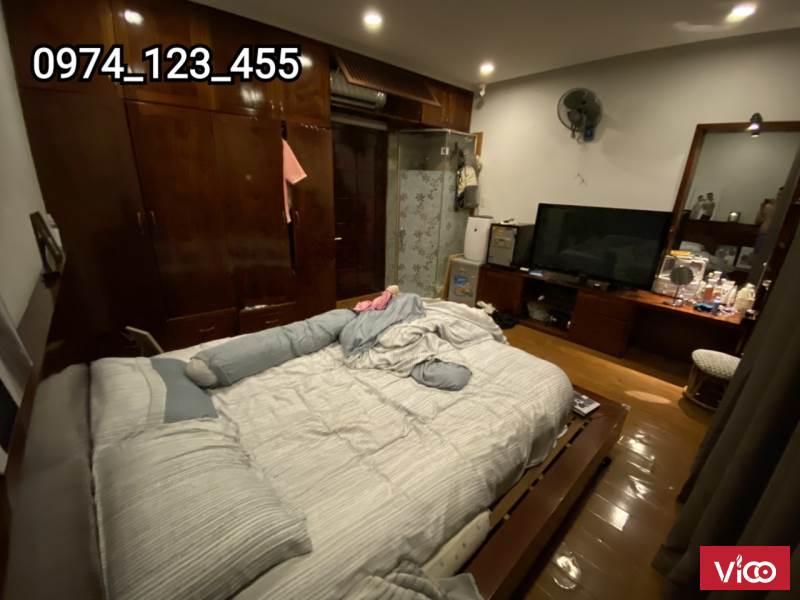 BÁN NHÀ 4 TẦNG MẶT TIỀN ĐƯỜNG NGUYỄN HOÀNG