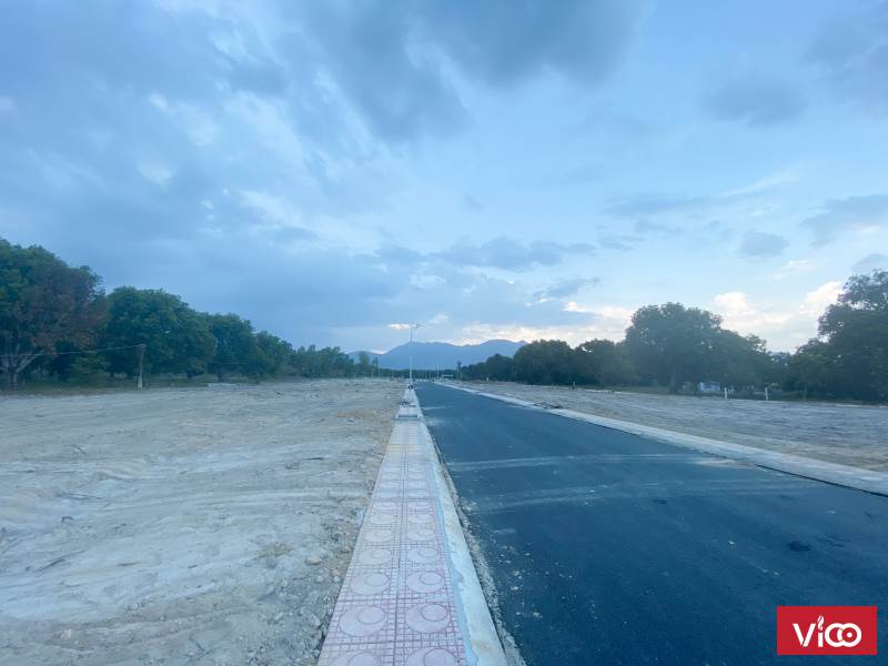 BÁN ĐẤT PHÂN LÔ FULL THỔ CƯ SÁT ĐẦM THỦY TRIỀU CAM LÂM GIÁ SỐC