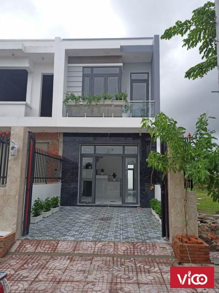 Bán nhà 1 trệt 1 lầu trong KDC sau chợ Bình Chánh giá 2 tỷ