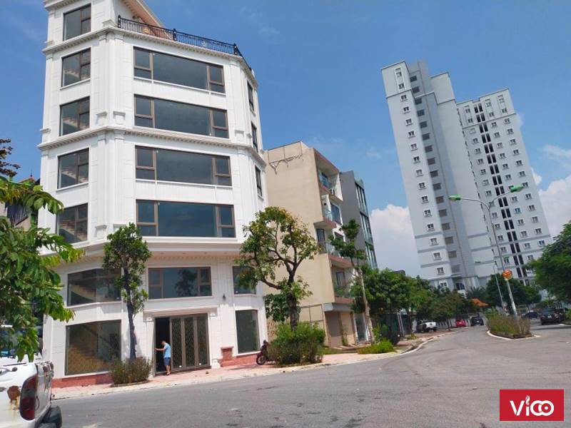 Bán Gấp Nhà Mặt Đường Cổ Linh Long Biên lô góc vỉa hè 75m2 x7T MT 12m 13 tỷ