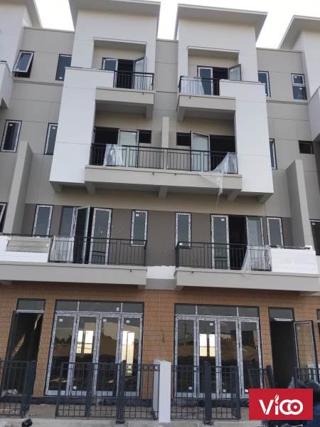 bán nhanh nhà 4 tầng tại khu đô thị centa Diamond đối diện 7 tòa chung cư kinh doanh buôn bán tốt