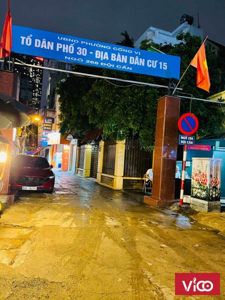 Bán gấp nhà phố Đội Cấn, Bà Đình. Mặt tiền 4m, siêu đẹp như khách sạn 5 sao.