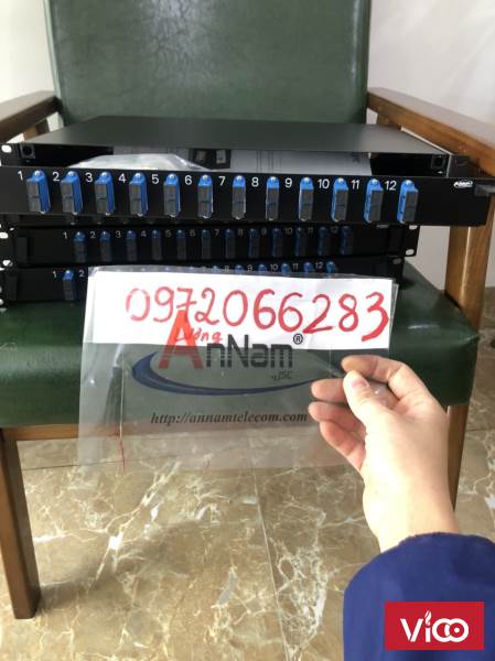 Hộp đấu nối sợi quang 24 cổng singelmode SC mã 413489604 Hộp ODF 24 cổng lắp rack Commscope