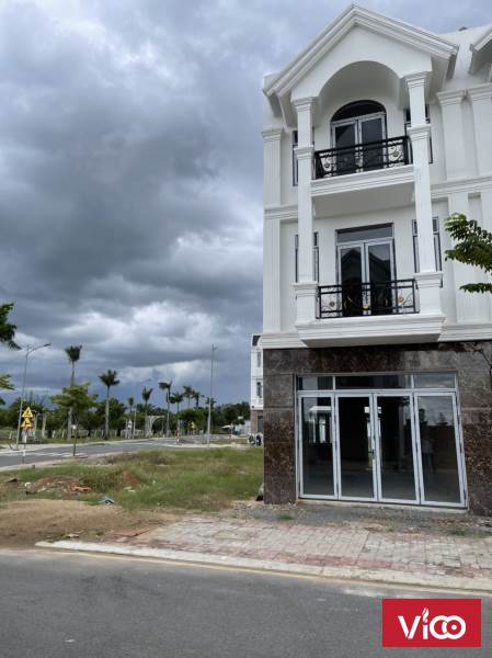 Chính chủ cần bán gấp căn nhà đẹp 1trệt 2 lầu mới xây