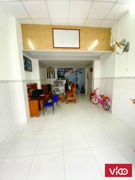 Bán nhà mặt tiền Chiến Lược, Bình Tân 70m2, 2PN, 2WC tặng nội thất