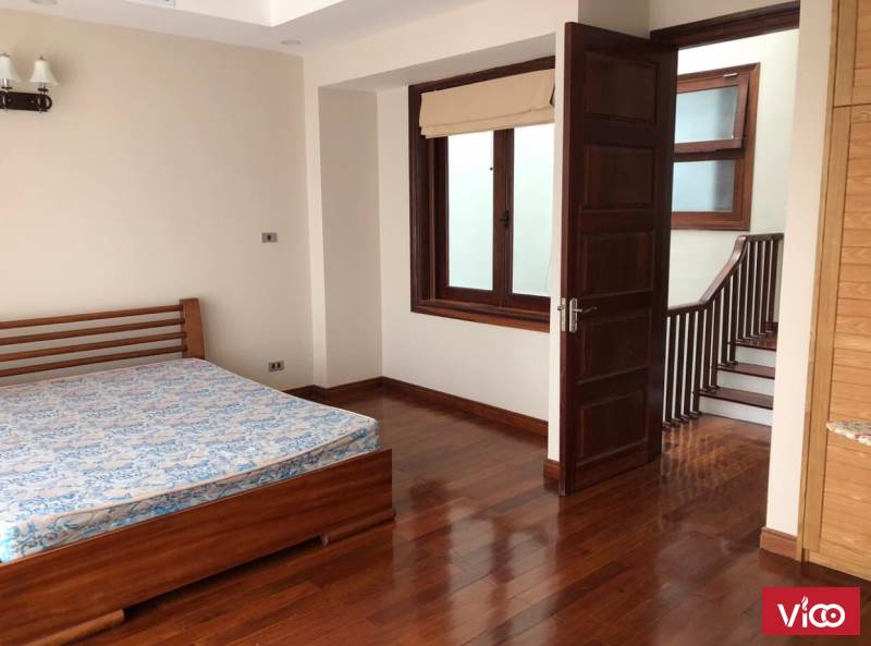 BÁN NHÀ 73M2, 3 TẦNG LẠC LONG QUÂN