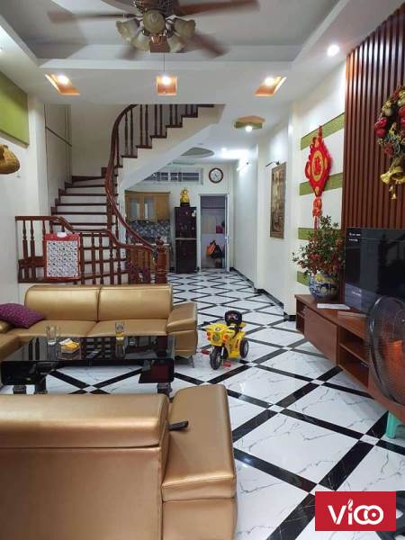 Cần bán nhà Trần Thái Tông, ngõ rộng, 64m2, Giá 5.9 tỷ
