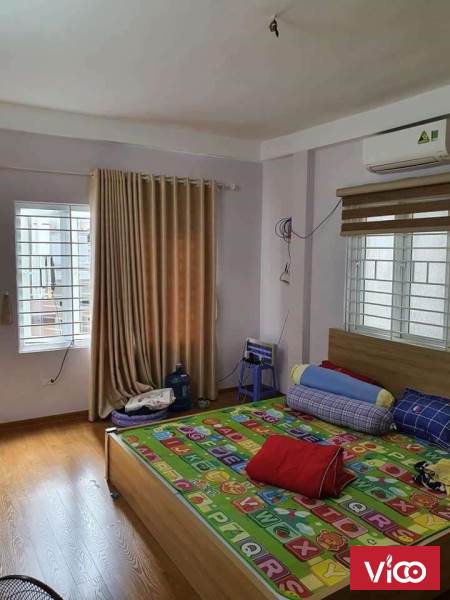 Cần bán nhà Trần Thái Tông, ngõ rộng, 64m2, Giá 5.9 tỷ