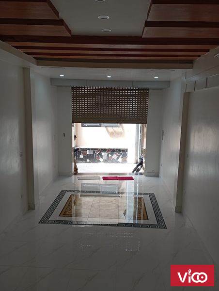 BÁN NHÀ CẦU GIẤY 50M, MẶT TIỀN 5,3M. GIÁ HƠN 5,3TY, 5 TẦNG LH HOA 0986923663