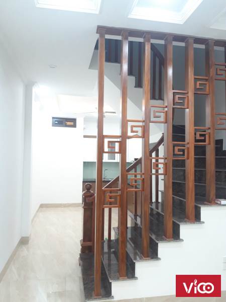 Nhà mới Gara Ô tô, 2 mặt thoáng, Ngọc Lâm 45m2 5T 5.85 tỷ