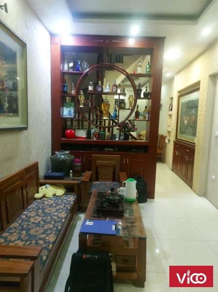 Dưới 3 tỷ nhà đẹp ở ngay Ngô Gia Tự 40m2 4T gần Big C Long Biên