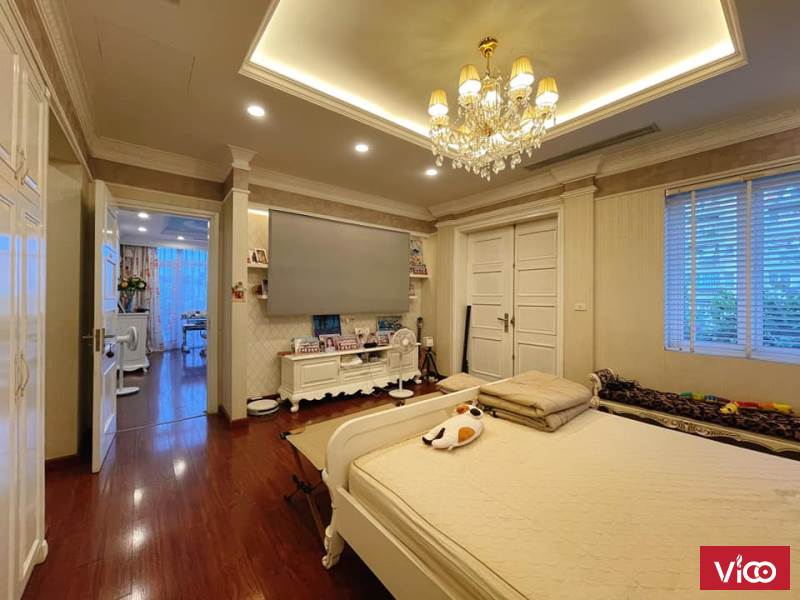 Cần bán biệt thự VIP BT8 KĐT Việt Hưng Ôtô tránh vỉa hè 250m2 4T MT 15m 35 tỷ view vườn hoa