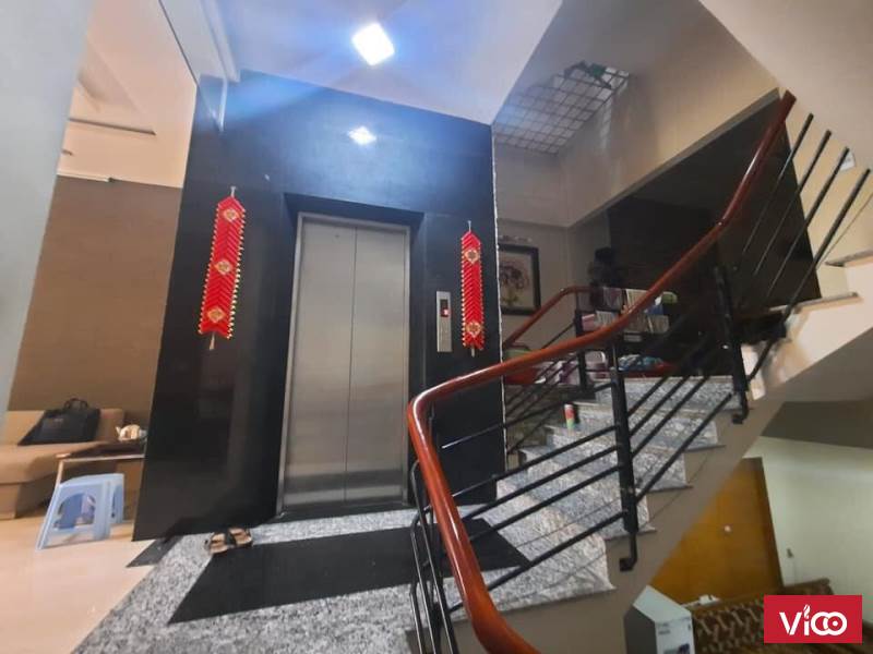 Cần tiền ban gấp căn Liền Kề KĐT Kiến Hưng quận Hà Đông, 7 Tầng thang máy 70m2 chỉ 8,2 tỷ.