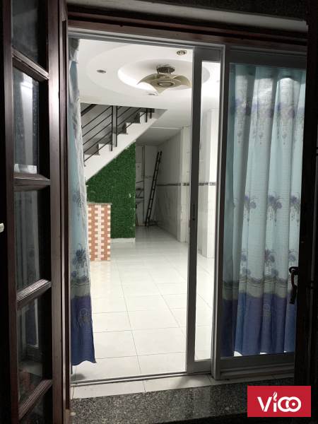 Cho thuê nhà nguyên căn thoáng mát , hẻm 311 Hoàng Sa, Tân Định Q1