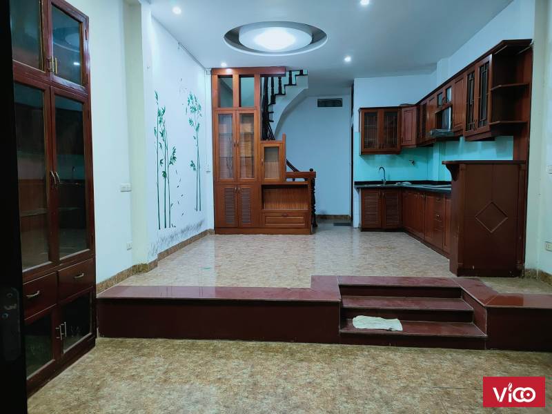 Bán nhà phố Nguyễn Trãi, 42m2, 5 tầng, mặt tiền 4.4m, chỉ nhỉnh 5 tỷ.