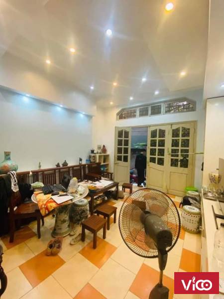 Bán nhà ngõ 85 Xuân Thủy, 5 tầng, mặt tiền 5 m mới đẹp, chỉ nhỉnh 5 tỷ.