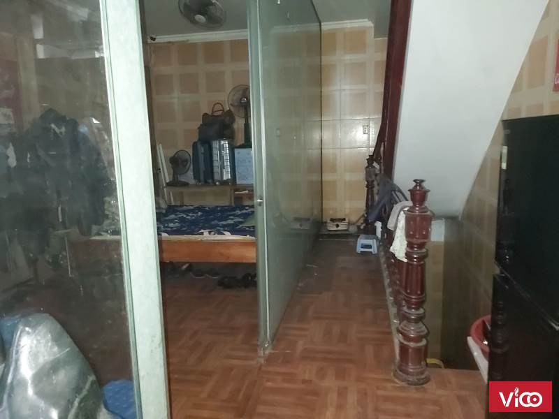 Bán nhà mặt phố 180m2 cực hiếm