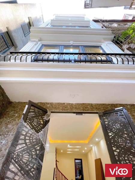 BIỆT THỰ NHÀ PHỐ HUỲNH THÚC KHÁNG, ĐỐNG ĐA 6 TỶ HƠN ÔTÔ ĐỖ CỬA