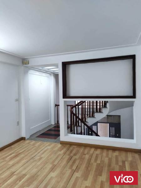 Bán nhanh nhà Triều Khúc, 37m2 x 3 tầng, giá 3,4 tỷ.