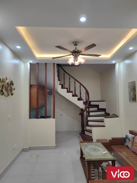 Cần bán nhà Kim Giang 32m2 x 4 tầng, mới đẹp, giá 3.1 tỷ.