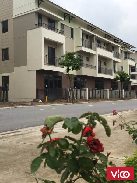 Chính chủ cần tiền bán gấp căn shop 3 tầng vị trí đẹp nhất khu đô thị CENTA CITY