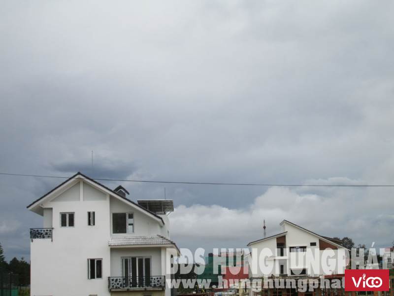 Khi em qua thung lũng thấy căn Biệt Thự Đà Lạt cần bán