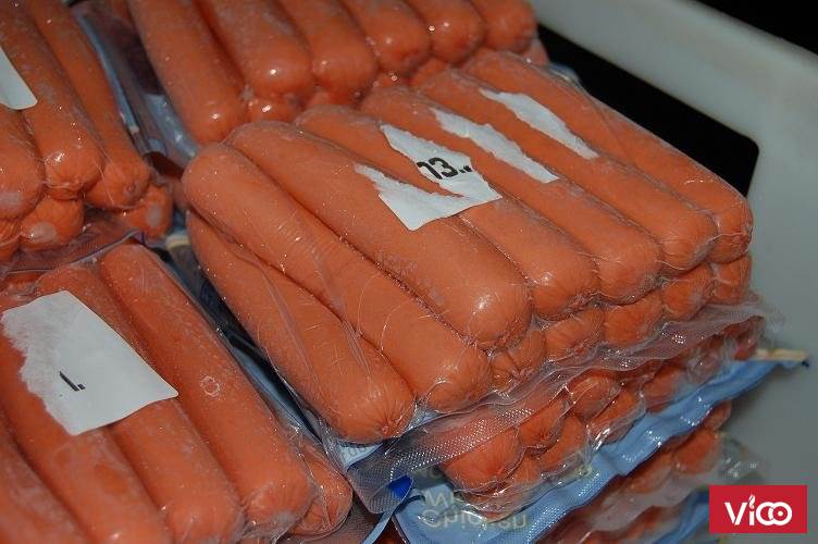 Lắp đặt kho lạnh bảo quản xúc xích cung cấp cho siêu thị