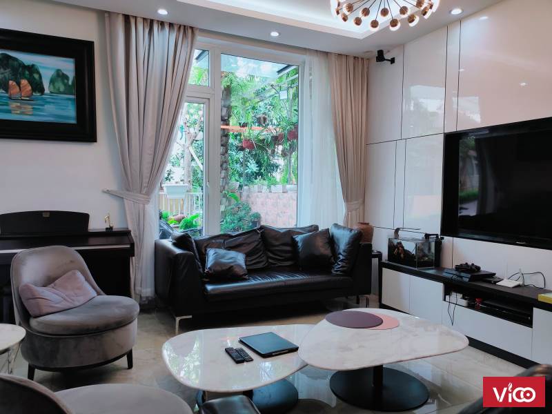 Gia Đình Cần Bán Căn Biệt Thự KĐT Sài Đồng, Sân Vườn Bao Quanh, 220m2, MT 14,5m, Nhỉnh 30Tỷ.