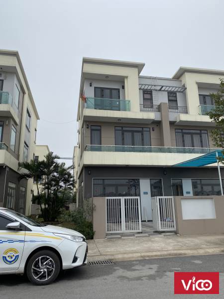 chủ nhà gửi bán căn góc vườn hoa dãy Sh2 khu đô thị Centa city giá thiện chí