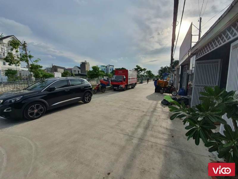 Nhà mặt tiền 9tr full nội thất sân xe hơi, 522m 1 lầu kênh Thạnh Xuân 33 Q12