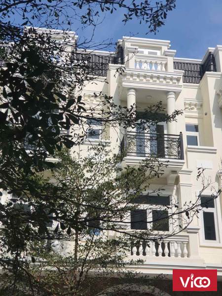 Cần bán gấp căn nhà phố liền kề của dự án Icon Central Dĩ An Bình Dương ngay trung tâm khu sầm uất