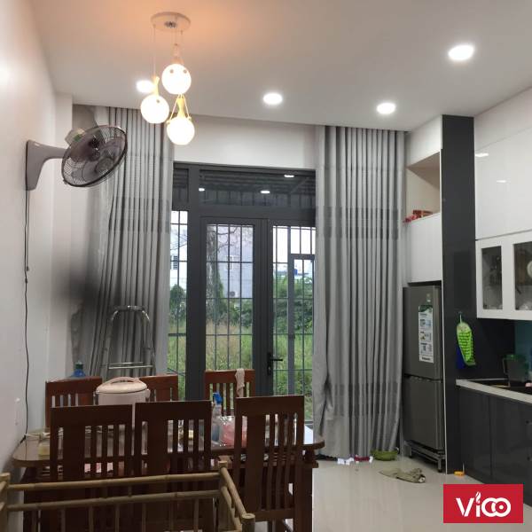 Nhà 2 lầu, 4pn có nội thất, giá 6.5tr, góc 2 mặt hẻm Thạnh Lộc 41 gần cđ điện lực Q12