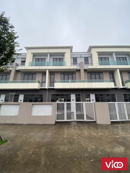 Bán shop huose kinh doanh buôn bán sầm uất tại tuyến phố đi bộ duy nhất tại khu đô thị Centa city