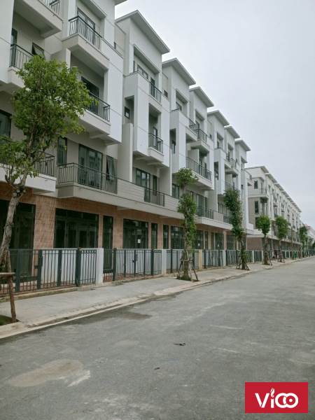 BÁN CĂN SHOPHOUSE 4 TẦNG DT 75M TỔNG DT 210M2 GIA RẺ NHẤT KHU VỰC