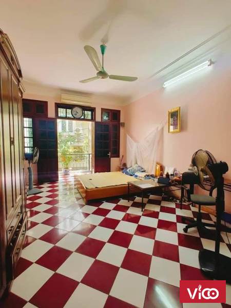 TRẦN QUỐC HOÀN , PHÂN LÔ Ô TÔ GARA , NGÕ THÔNG, DIỆN TÍCH 55M, 5 TẦNG, MT 4,3M , NHÀ ĐẸP NHANH THÌ