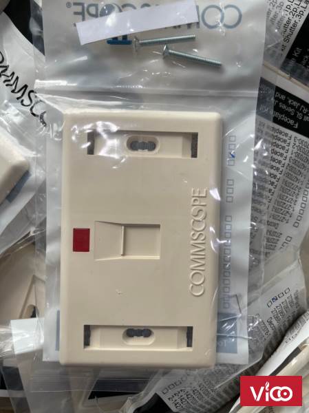 Mặt nạ 1,2 cổng Commscope chính hãng