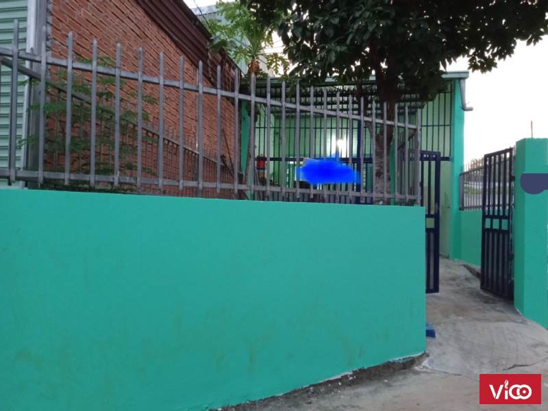 Bán nhà cấp 4 ngay ngã tư Phú Lợi .Giá 2ty190.