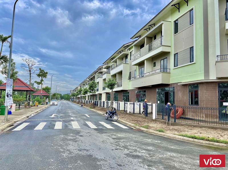 Bán nhanh shop huose 3 tầng tại KĐT CENTA CITY giá tốt nhất khu vực lời gay khi mua