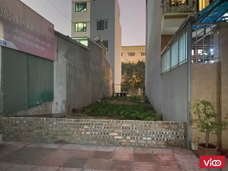 BÁN ĐẤT TẶNG NHÀ PHỐ NGUYỄN VĂN CỪ, LONG BIÊN, 75M 4,9 TỶ, Ô TÔ, VỊ TRÍ ĐẸP.