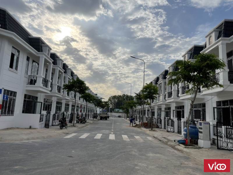 Khai xuân cần bán nhà mặt phố ven sông mặt tiền 13m thị xã Tân Uyên ,Tỉnh Bình Dương