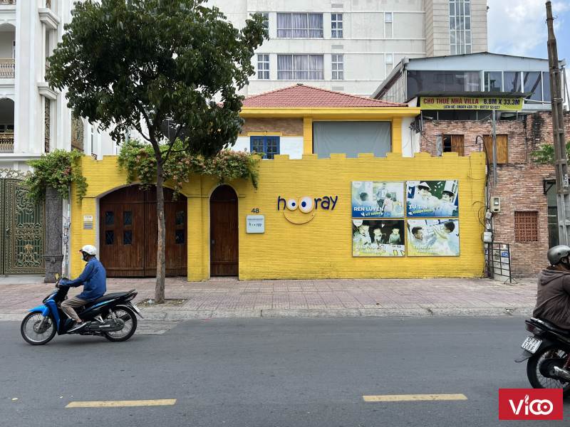 Cho thuê nhà mặt tiền Nguyễn thông Q3,15x35m 1 trệt 1 lầu, sân rộng, 220tr