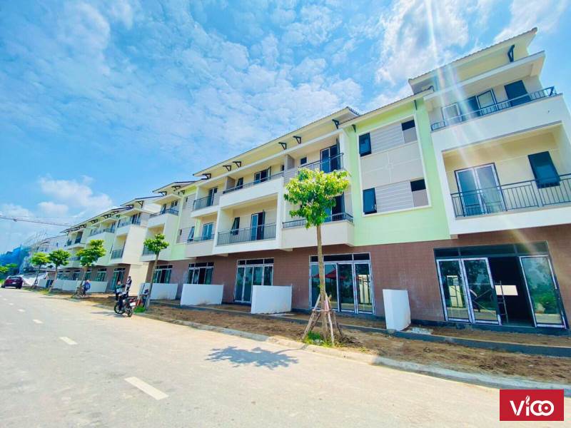 bán nhà 3 tầng gần ngay trường học bệnh viện kinh doanh buôn bán tốt tại khu đô thị CENTA CITY Từ