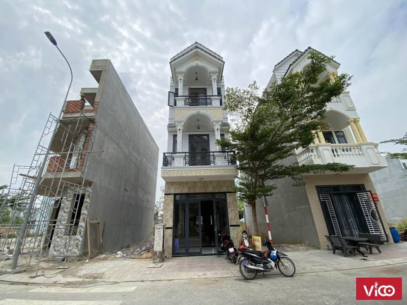 Bán nhà 2 lầu 1 trệt Bình chuẩn Thuận An Bình Dương Giá Cực Tốt