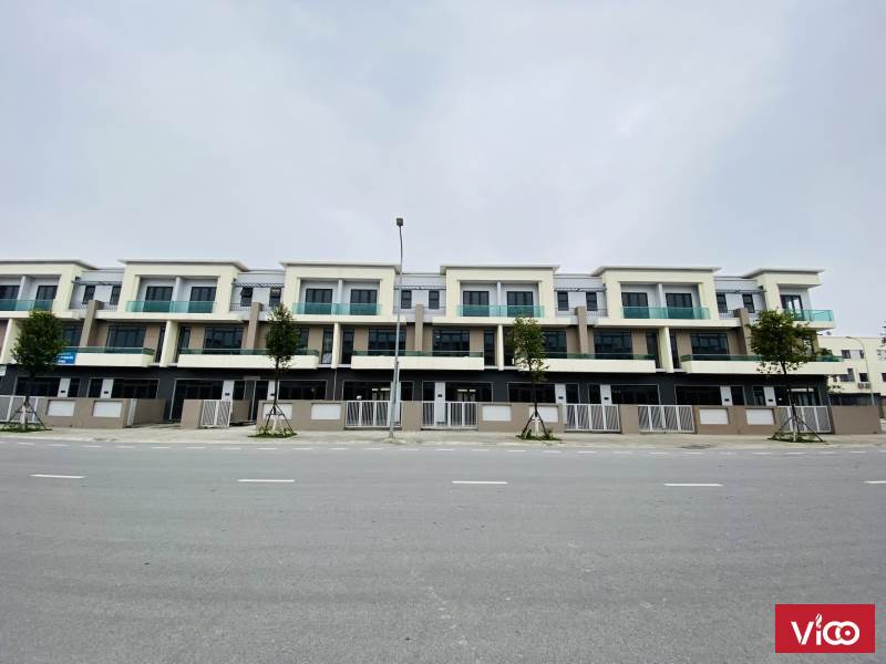 Bán nhà phố 2 mặt tiền, đường 26m phố đi bộ ẩm thực KĐT chuẩn Singapore