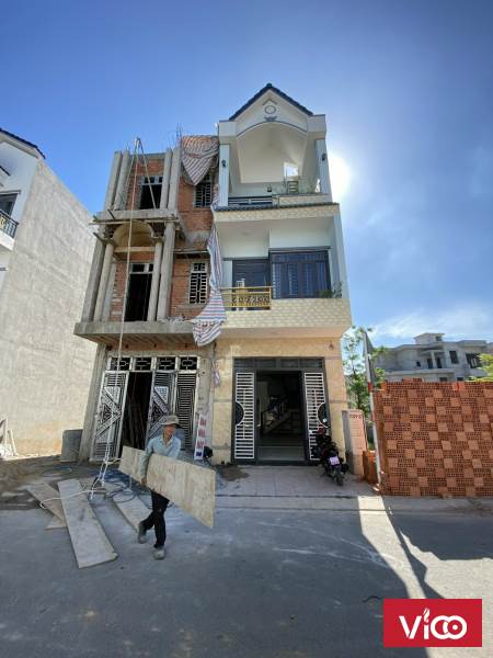 Bán Nhà 2 Lầu 1 Trệt Bình chuẩn Thuận An Bình Dương