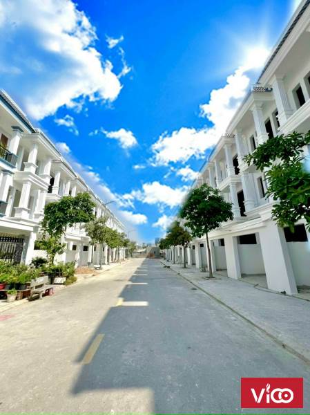 BÁN NHÀ MẶT TIỀN TRUNG TÂM THÀNH PHỐ DĨ AN