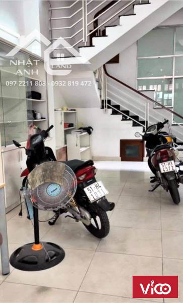 Nhà mặt tiền kinh doanh 3 lầu 5PN 5WC đường số KDC Phạm Hùng