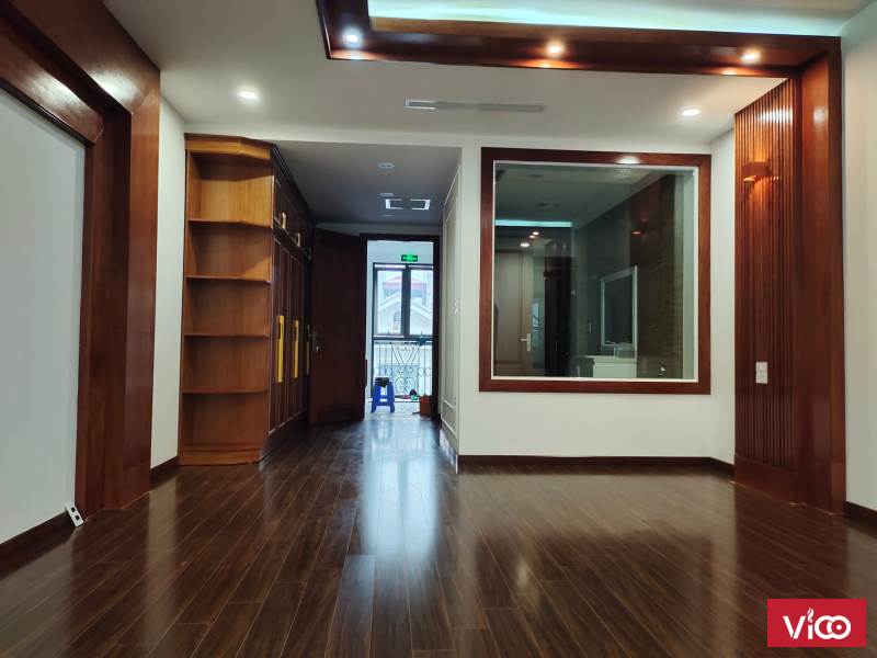 TOÀ NHÀ VĂN PHÒNG THANH XUÂN, MỚI KÍNH KOONG THANG MÁY XỊN XÒ 2 MẶT THOÁNG TRƯỚC SAU KINH