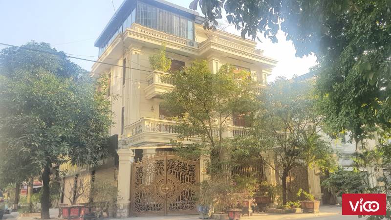 Cần bán Biệt Thự KĐT Dịch Vọng, Cầu Giấy, 200m2, MT 12m, lô góc, sân vườn. Giá 55 tỷ